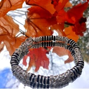 Womens one size fits all bracelet